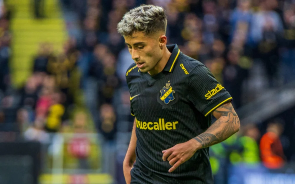 Lucas Assadi suma minutos como titular pero AIK sigue sin ganar en Suecia
