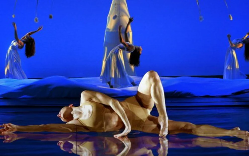 Momix vuelve a Santiago con "Botánica" y cuatro funciones en el Teatro CA660
