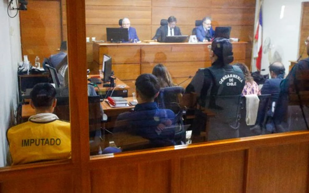 Fiscalía pide más de 90 años de cárcel para cuatro acusados por violentos robos en Valparaíso