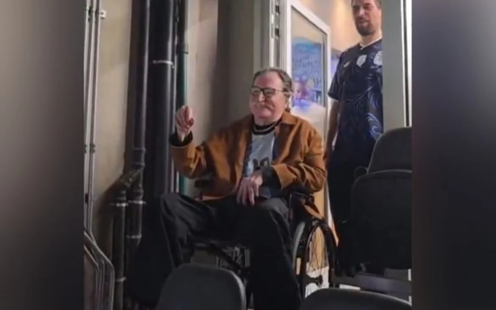 Charly García asistió a la despedida de Messi en el Monumental y fue ovacionado por los hinchas