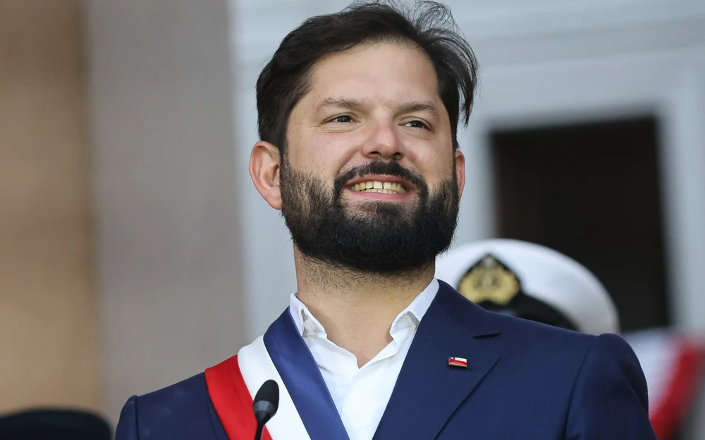 Boric cuestiona el Escudo de las Américas y llama a la izquierda a recuperar la mayoría