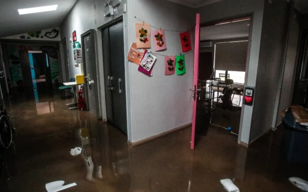 Lluvia y granizo obligan a suspender clases en Providencia, Ñuñoa y Santiago Centro