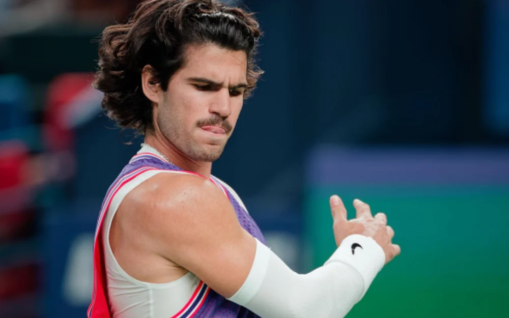 Bergs sorprende a Alcaraz y lo deja fuera del Masters de Shanghái en tercera ronda