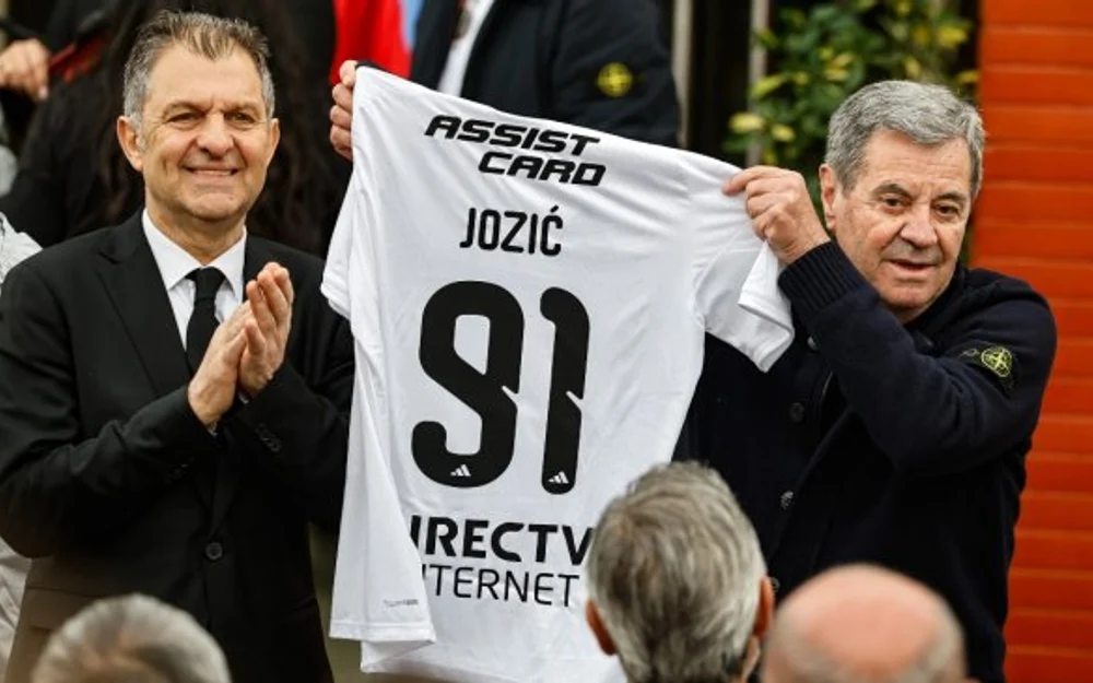 Colo Colo suma a Mirko Jozic al paseo de estatuas del Monumental