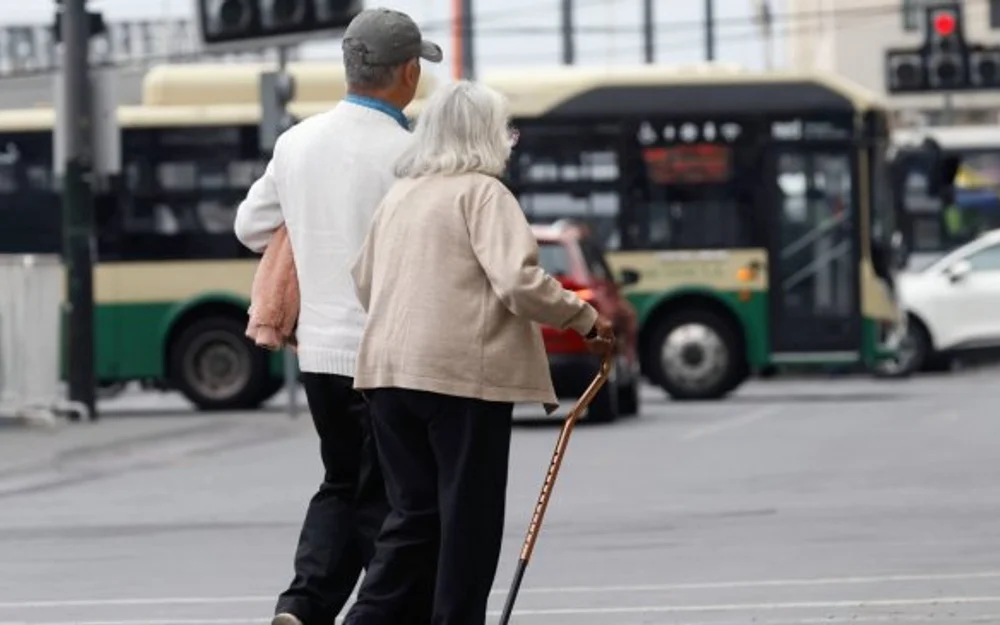 INE: personas de 60 años o más ya son el 19,8% de la población y superan a los menores de 15
