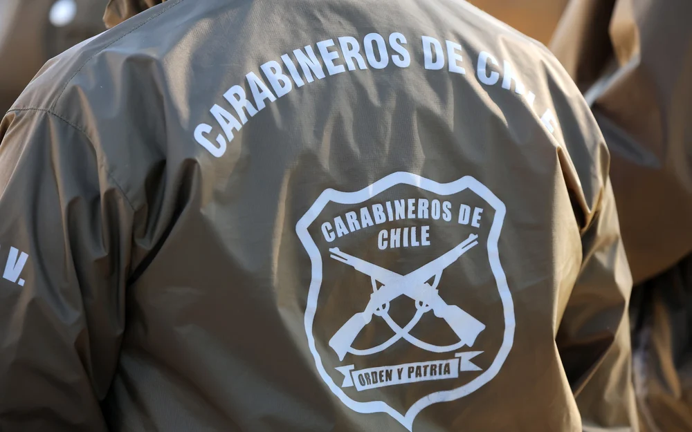 Carabinero de Sagrada Familia queda con fracturas múltiples tras colisión en moto