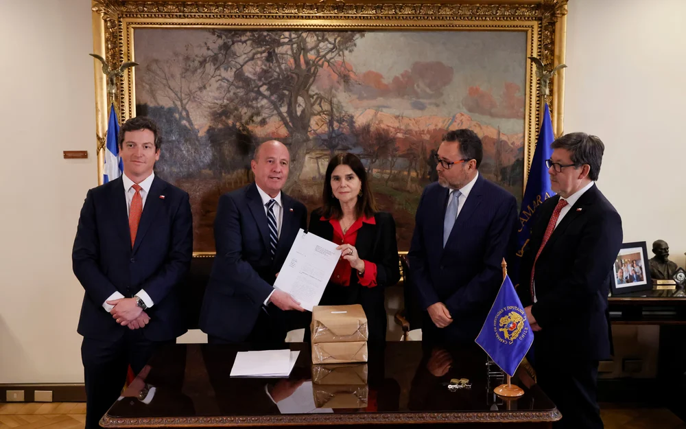 Kast presenta su primer Presupuesto con foco en seguridad, empleo y salud y respaldo dividido en el Parlamento