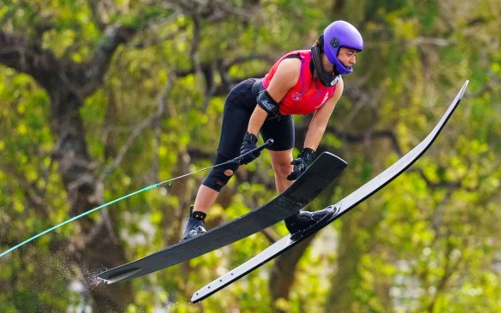Agustina Varas gana el oro en salto y cierra el esquí náutico chileno con cuatro títulos en Santa Fe 2026