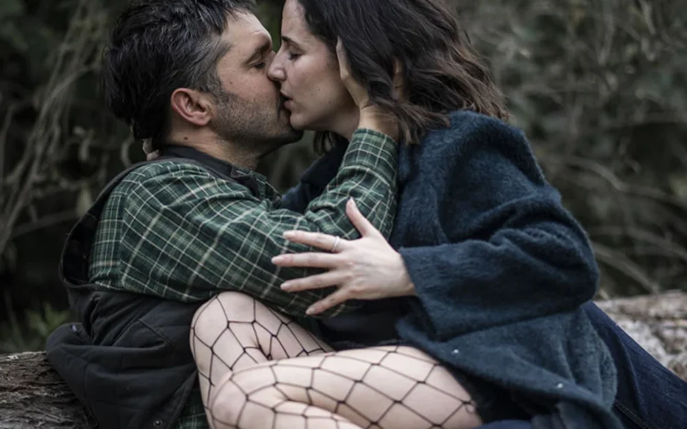 «El bosque» de David Mamet llega al Teatro ICTUS con Camila Hirane y Mario Horton