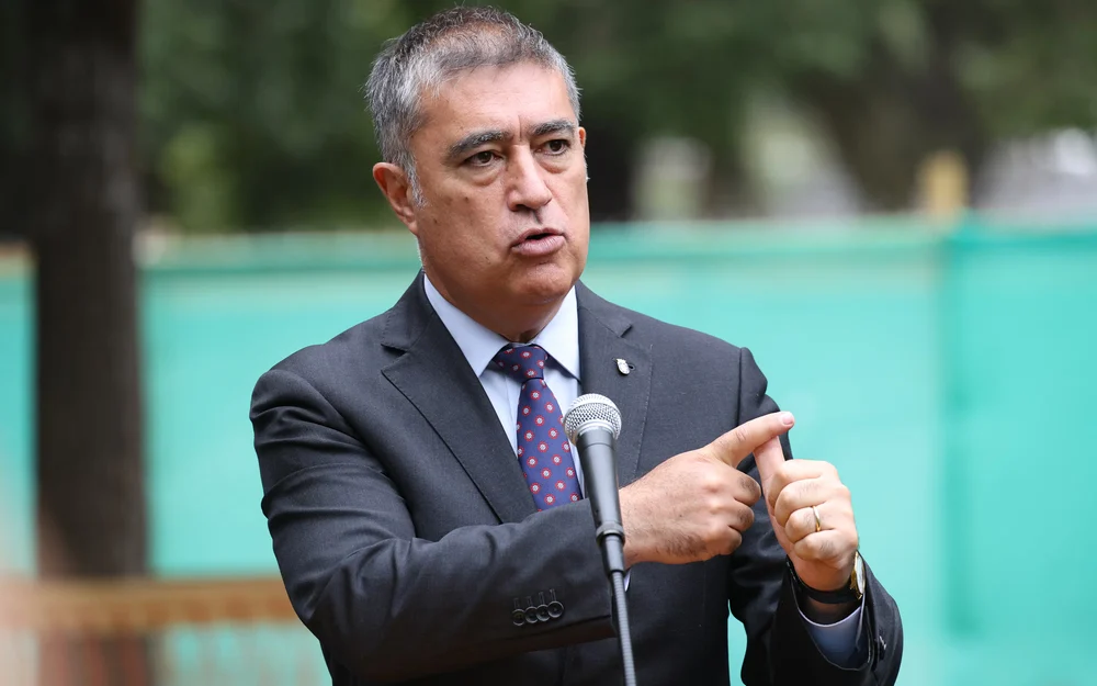 Desbordes celebra postergación de ampliación de Santiago 1 y anticipa triunfo judicial