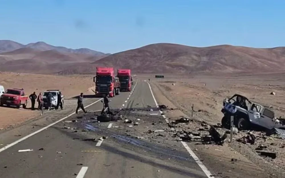 Colisión frontal entre camión y jeep deja cinco muertos en ruta de Taltal