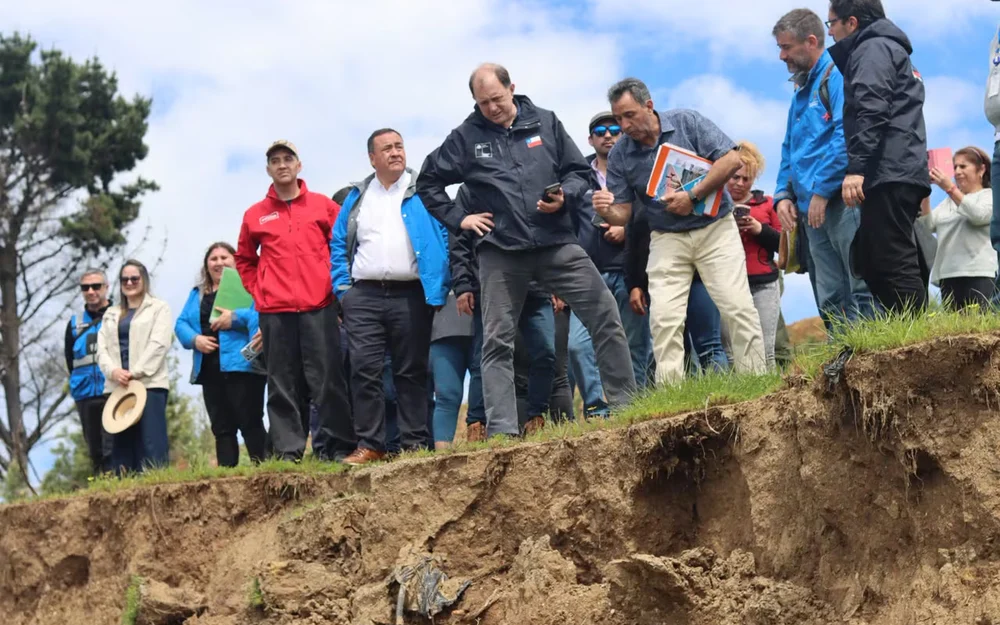 Minvu cierra calle en Villa Mirador de Arauco y evalúa relocalizar a las familias más afectadas