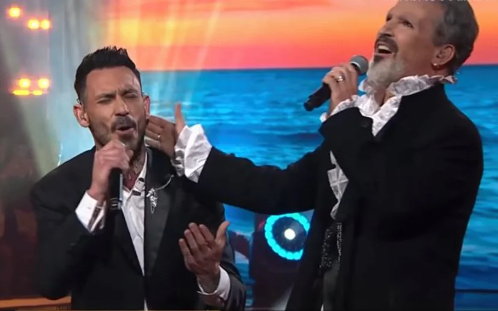 Pinilla ensaya más de 200 veces y regresa a "Si tú no vuelves" con el apoyo de un imitador de Bosé