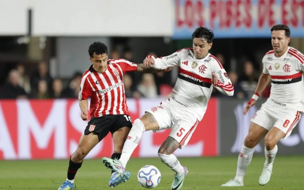 Flamengo empata sin goles con Estudiantes en la ida de las semifinales de la Libertadores