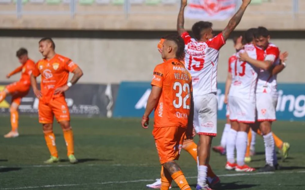 Cobreloa cae ante Copiapó y su liderato en el Ascenso queda en suspenso