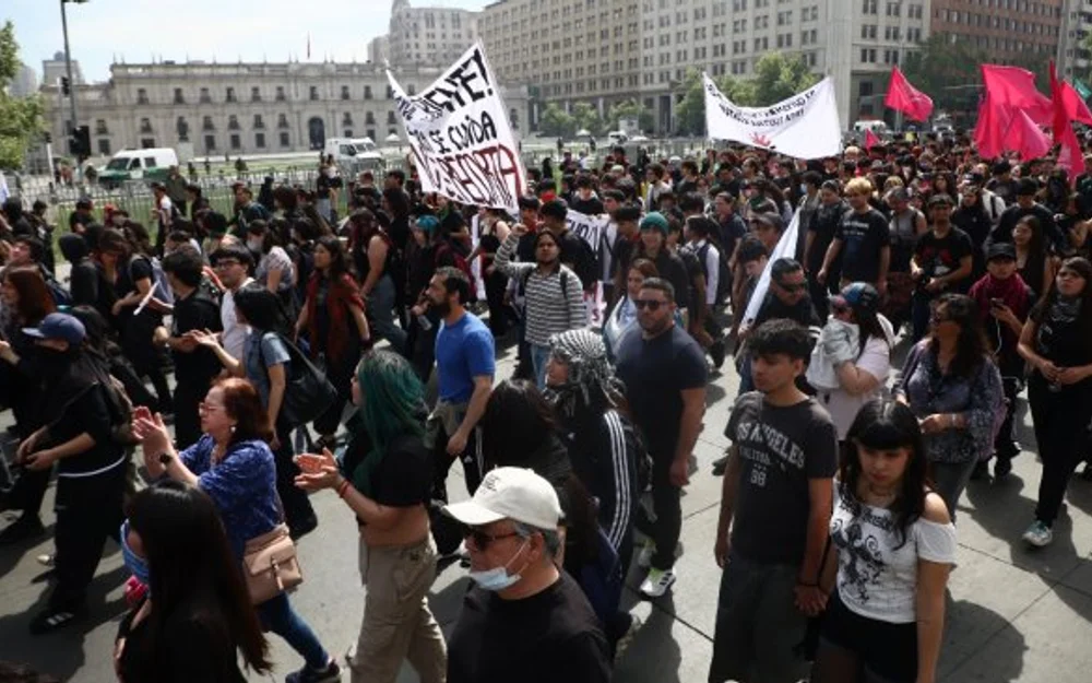 Gobierno condena agresiones a estudiantes de la UC durante marcha de la Confech