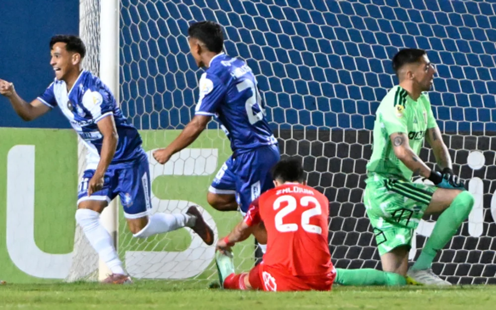 Antofagasta sorprende a la U y queda a un paso de las semifinales de la Copa Chile