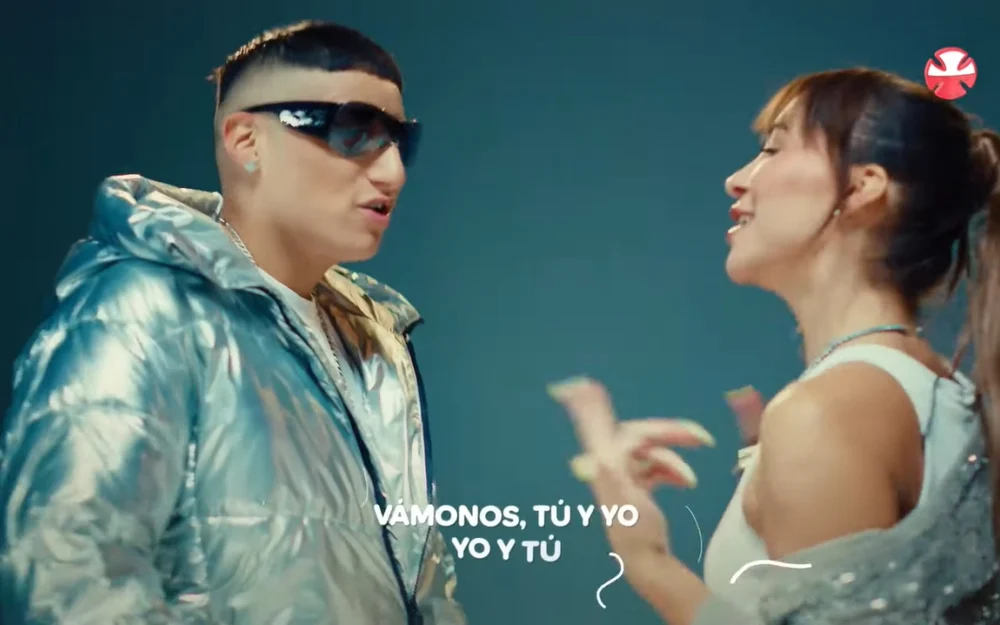 Princesa Alba y Sinaka firman el himno de la Teletón 2026