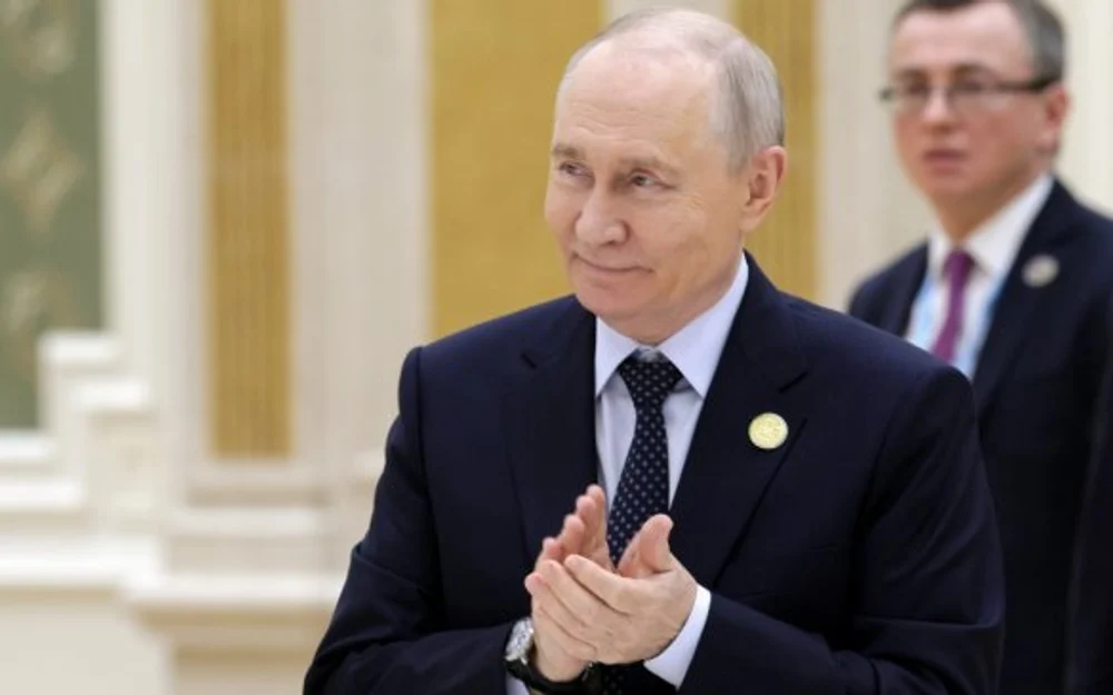 Trump anuncia que Rusia enviará diésel a EE.UU. y al mercado global tras llamada con Putin
