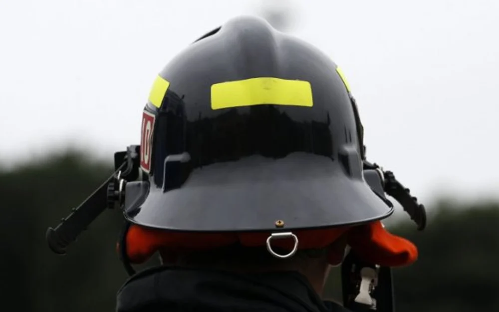Incendio en restaurante del subsuelo de La Moneda moviliza a Bomberos y desvía el tránsito en Teatinos