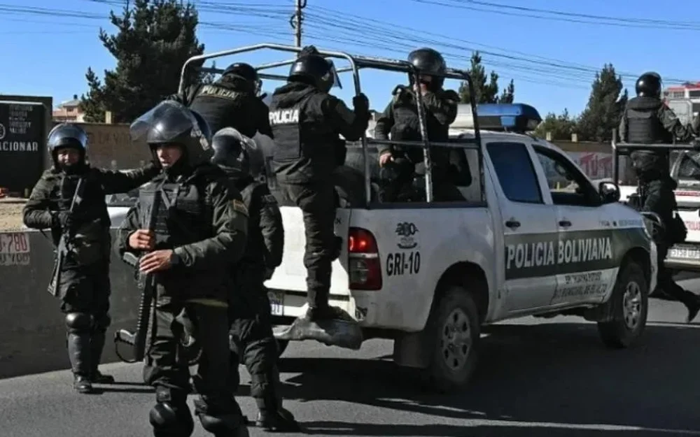 Bolivia extiende estado de excepción por 90 días en medio de protestas contra las reformas de Rodrigo Paz
