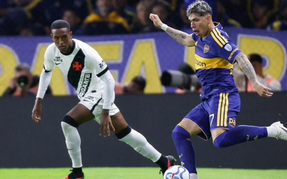 Prensa argentina califica con notas de 4 y 5 a Carlos Palacios por su actuación en la derrota de Boca