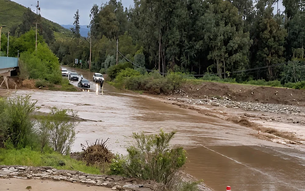 Lluvias en el Choapa cortan caminos y dejan aislados a cinco sectores rurales de Canela