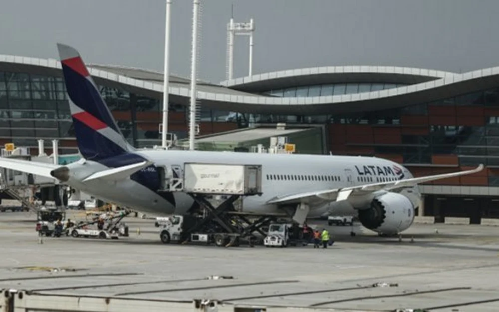 Latam retomará los vuelos directos entre Santiago y Caracas desde enero de 2027