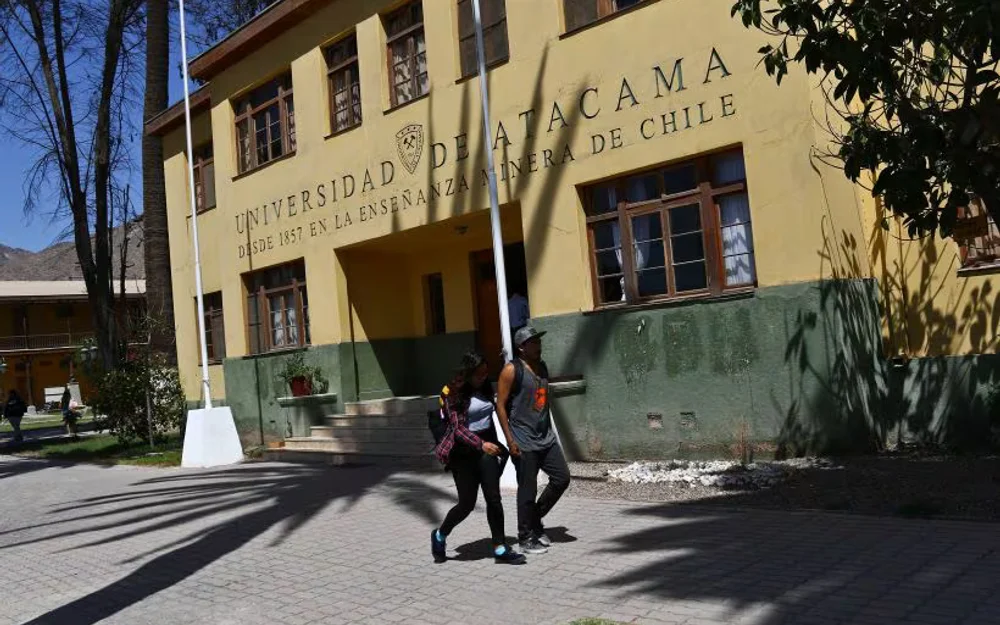 Incendio en taller de la Universidad de Atacama moviliza a Bomberos y activa diligencias de la Fiscalía
