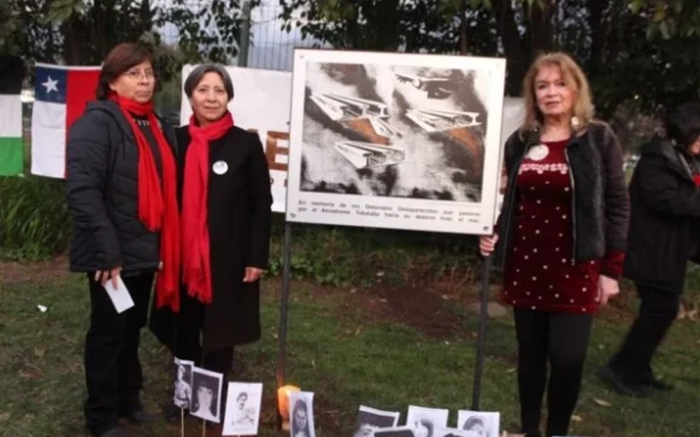 Denuncian robo de placa que recordaba a víctimas de los vuelos de la muerte en el Aeródromo Tobalaba