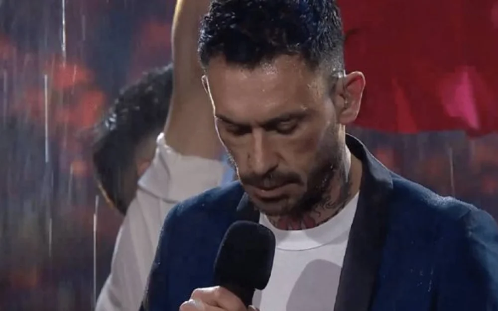 Pinilla retoma su participación en "Fiebre de Canto" el domingo tras renunciar por su fallida actuación