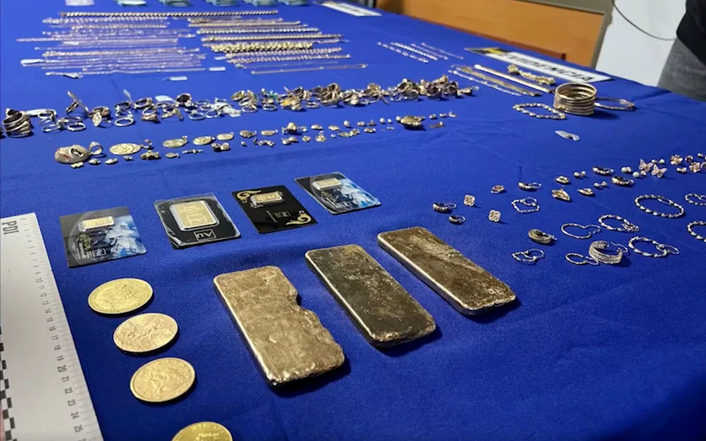 Operación Pantera: PDI decomisa 3,276 kilos de oro en el centro de Santiago y detiene a un sospechoso