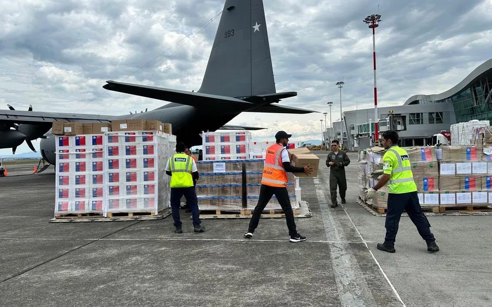 Chile envía equipos y drones a Colombia para combatir incendios forestales