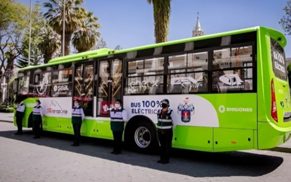 Justicia respalda buses eléctricos gratuitos de El Monte y desestima amparo de taxis colectivos