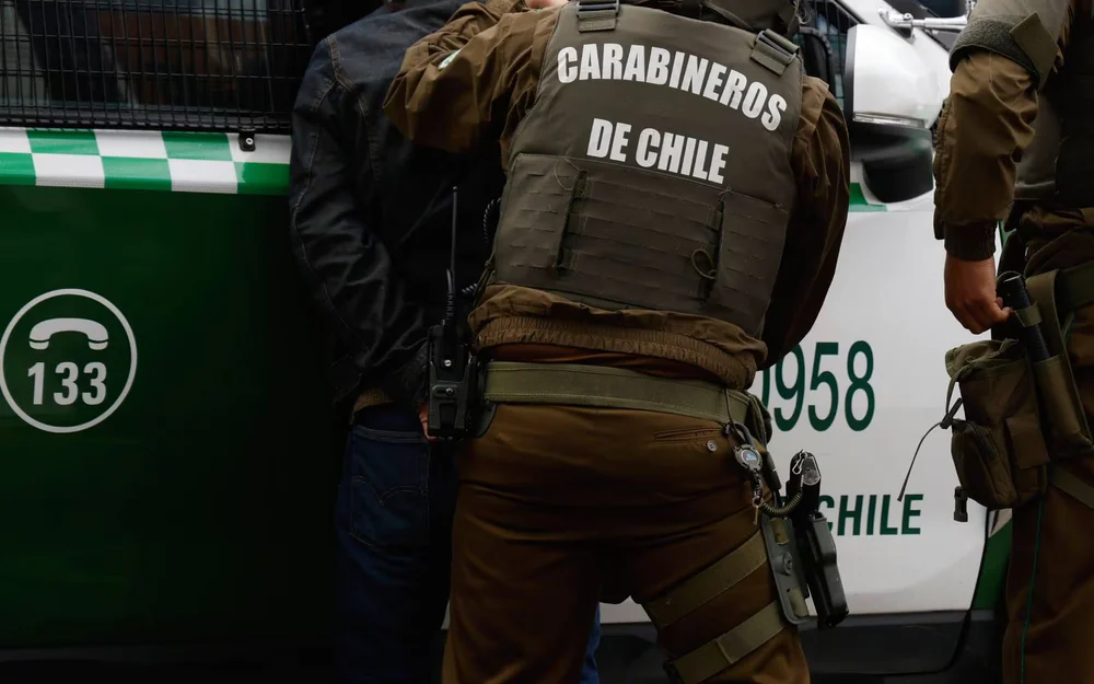 Fiscalización en Peñalolén deriva en persecución, disparos y tres detenidos