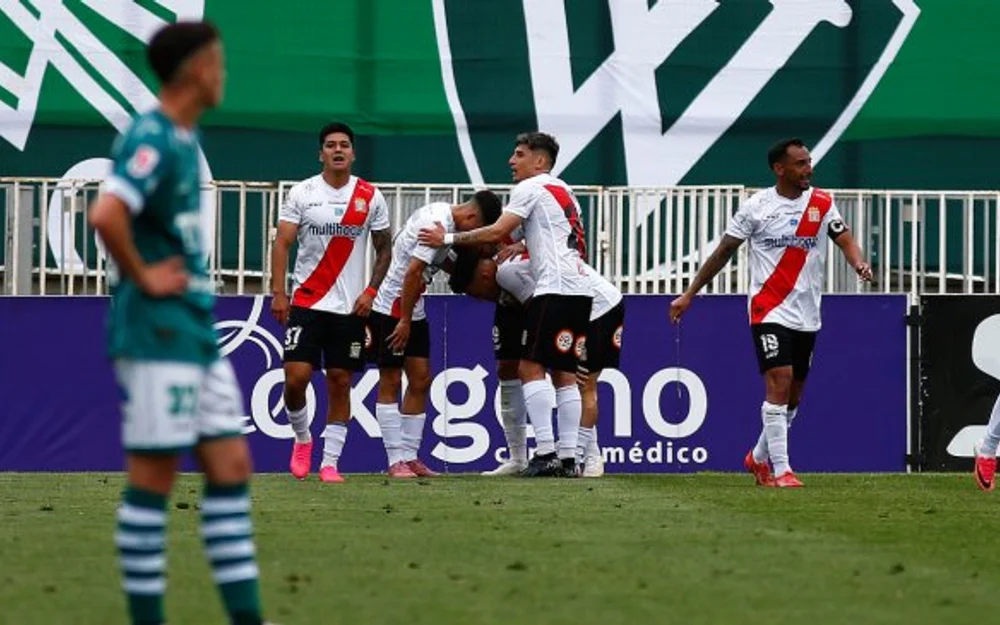 Wanderers cae 1-2 ante Curicó y suma cuatro derrotas al hilo en el Ascenso