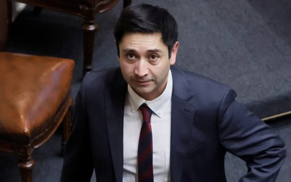Corte de Puerto Montt desafora al senador Miguel Ángel Calisto por fraude al Fisco