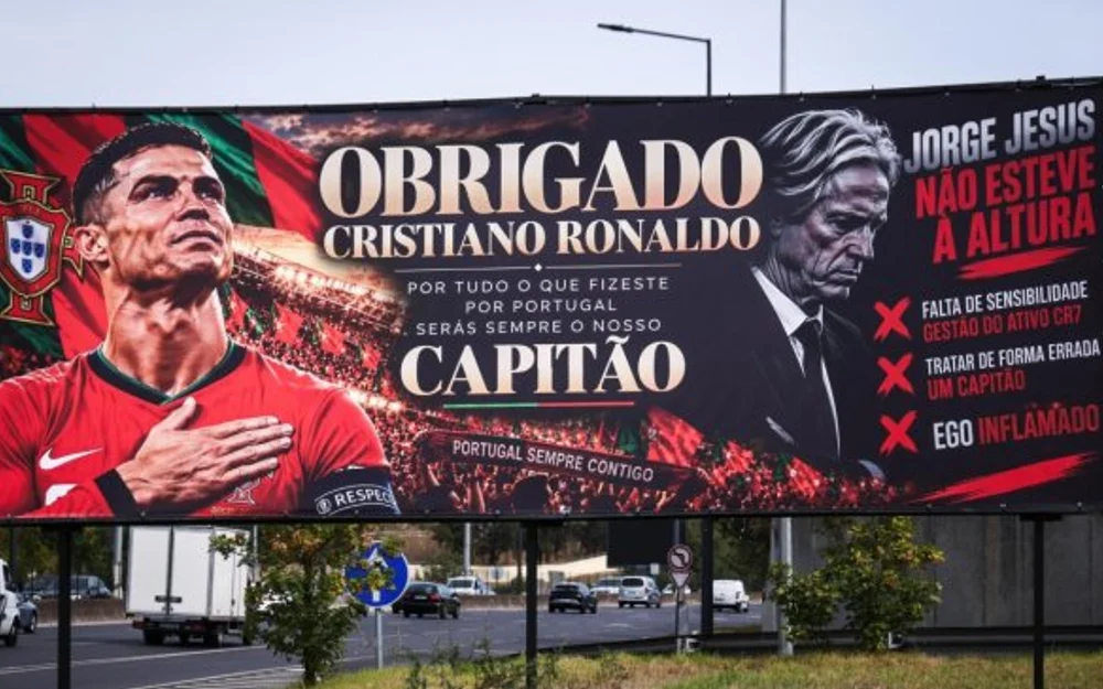 Pancartas en Lisboa respaldan a Cristiano Ronaldo y critican a Jorge Jesús