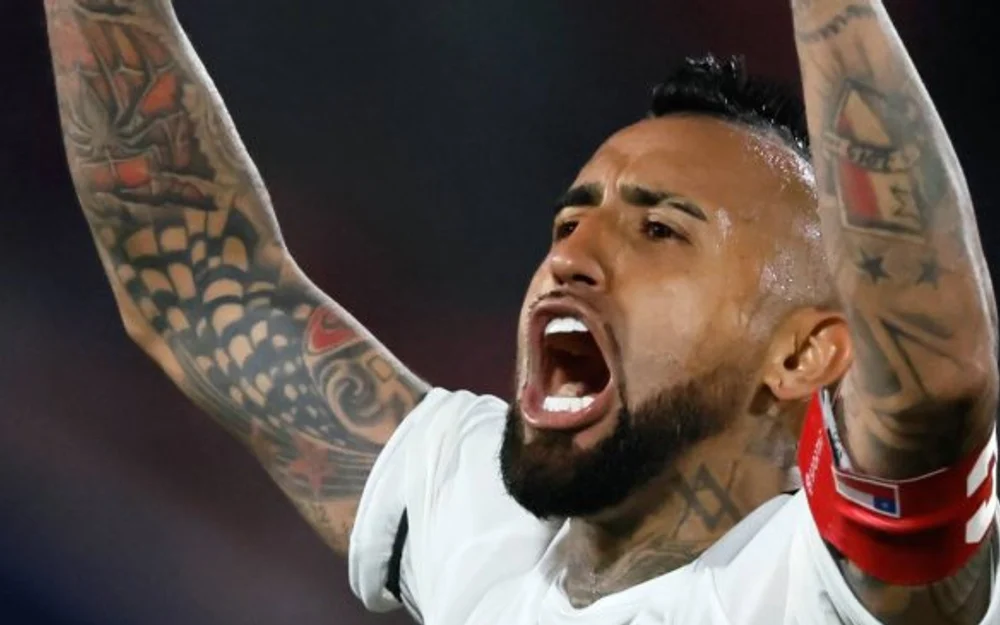 Vidal cuestiona el once de Chile tras la caída ante Canadá
