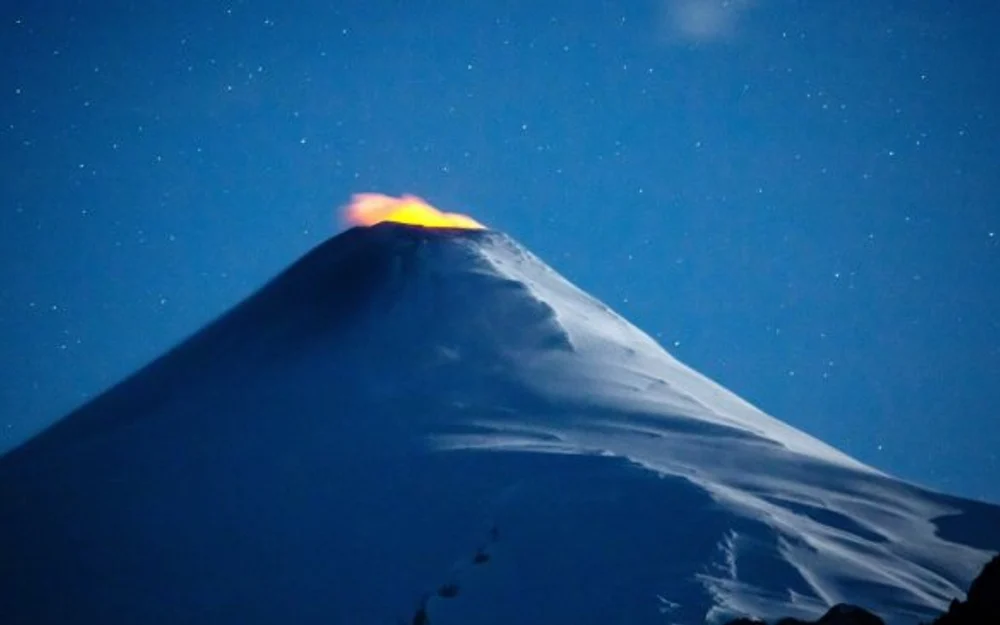 Sernageomin mantiene alerta amarilla en el Villarrica: geólogo UFRO explica el pulso actual del volcán