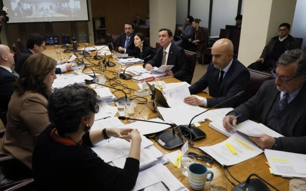 Araya, Squella y Longton ingresan moción de seguridad que declara al crimen organizado contrario a los DD.HH.