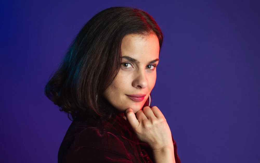 Celine Reymond vuelve a las teleseries con Prohibida Obsesión tras trabajar como mesera en Francia