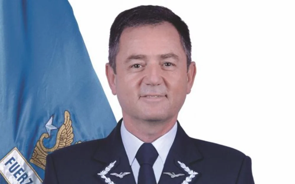 Kast nombra al general Leonardo Romanini al mando de la FACh desde noviembre