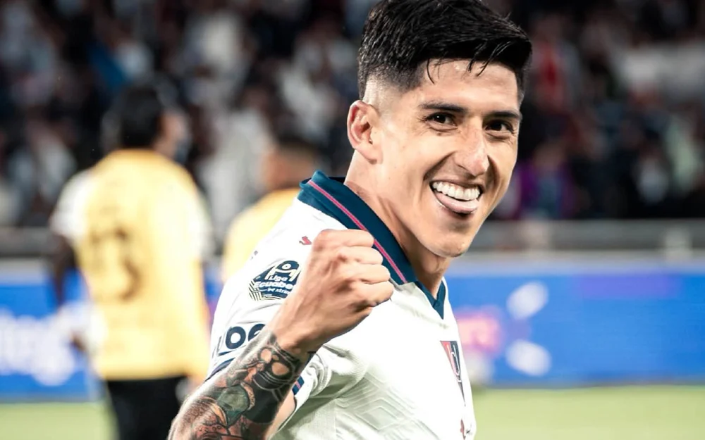 Fernando Cornejo marca un golazo en el triunfo de Liga de Quito sobre Barcelona SC