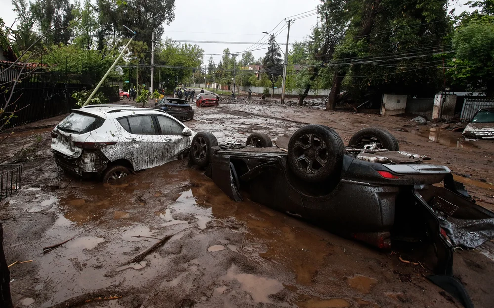 Fiscalía Oriente indaga el aluvión en Las Condes mientras MOP y municipio discrepan por las obras preventivas