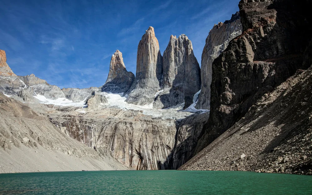 Conaf expulsa a dos turistas españoles de Torres del Paine por fumar en zona prohibida