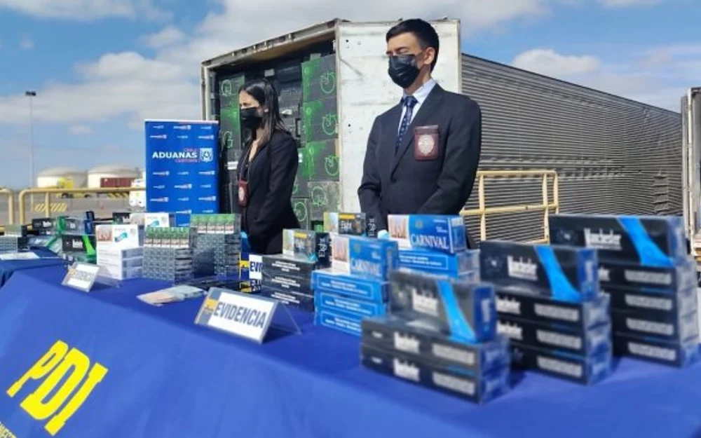 PDI intercepta dos camiones con 128 mil cartones de cigarrillos de contrabando en Atacama