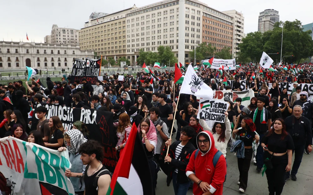 Manifestación por Palestina congregó a una multitud en el centro de Santiago