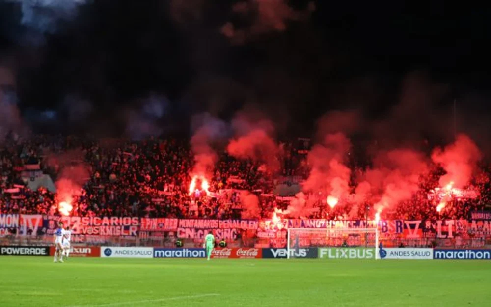 Tribunal de la ANFP veta a 2.866 hinchas de la U por cuatro partidos tras incidentes en el Sausalito