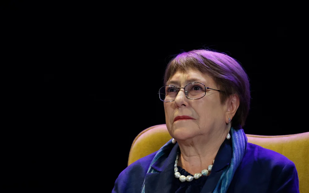 Alvarado responde a Bachelet y reaviva la disputa con la oposición